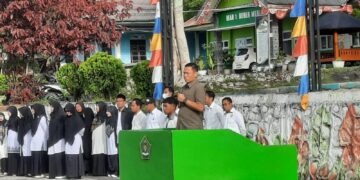 Kasatresnarkoba Heri Haryanto Jadi Pembina Upacara Di MAN 1 Bener Meriah