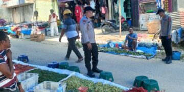Polsek Ukui Patroli ke Pasar Tradisional, Pastikan Keamanan dan Harga Bapokmas Stabil