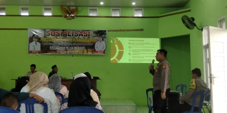 Cegah Karhutla, Kapolsek Teluk Meranti Sosialisasi Bahaya Bakar Lahan
