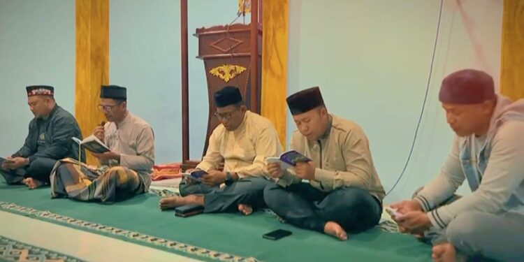 Malam Jum’at Penuh Khidmat, Karutan Rusli Bersama Pegawai Dan Warga Binaan Rutin Gelar Yasinan