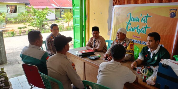 Giat Jum’at Curhat Polsek Pangkalan Lesung Sampaikan Himbauan Kamtibmas kepada Masyarakat