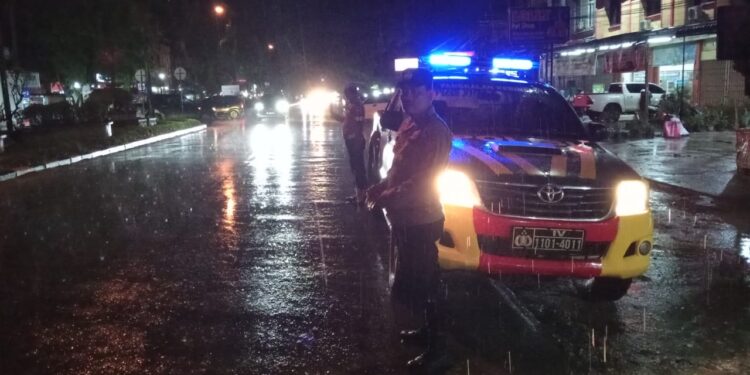 Polsek Pangkalan Kerinci Gelar Patroli Blue Light, Wilayah Aman dan Lalu Lintas Lancar