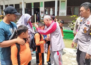 Tegur Siswa Pakai Sapu, Guru SD di Pelalawan Minta Maaf