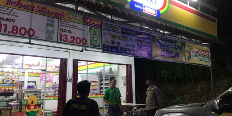 Polsek Kerumutan Gelar Patroli Blue Light dan Antisipasi Kejahatan C3 di Objek Vital dan Pusat Keramaian