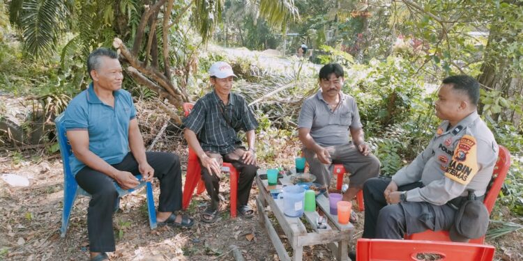 Bhabinkamtibmas Polsek Bunut Ajak Warga Jaga Keamanan dan Waspada Hoaks
