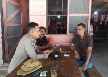 Sambangi Tokoh Adat Desa Penarikan, Polisi Sampaikan Pesan Kamtibmas dan Cegah Karhutla
