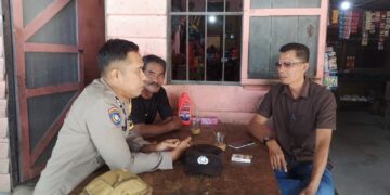 Sambangi Tokoh Adat Desa Penarikan, Polisi Sampaikan Pesan Kamtibmas dan Cegah Karhutla
