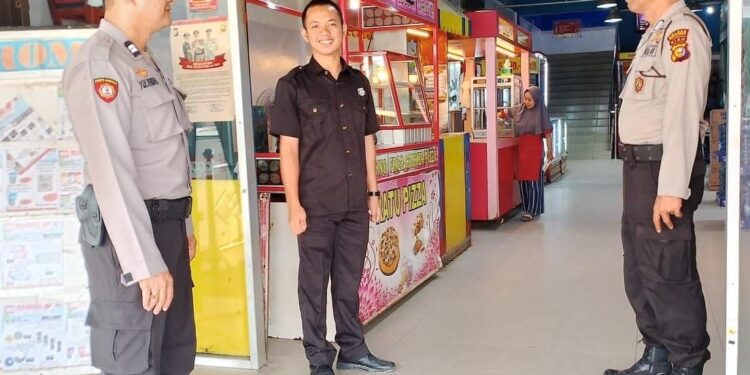 Polisi Patroli di Swalayan dan SPBU, Situasi Aman dan Kondusif