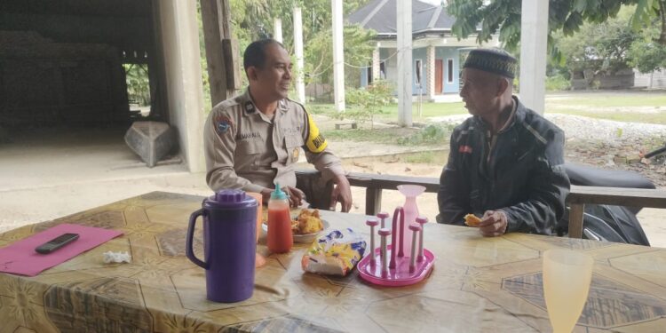 Bhabinkamtibmas Desa Sotol Ajak Warga Menjauhi Narkoba dan Cegah Karhutla