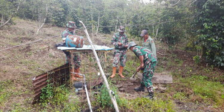 TMMD Ke-126, Satgas Kodim 0106/Aceh Tengah Lanjutkan Pemasangan Pipanisasi Di Bukit Sari
