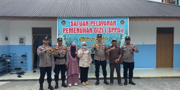 Polsek Pangkalan Kuras Awasi Program Makan Bergizi Gratis di Tiga Sekolah Pelalawan