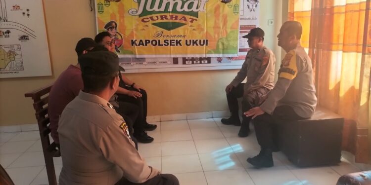 Polsek Ukui Gelar Jumat Curhat, Warga Bahas Karhutla hingga Kenakalan Remaja
