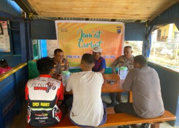 Lewat Jumat Curhat, Kapolsek Pangkalan Lesung Ajak Warga Jaga Keamanan Lingkungan