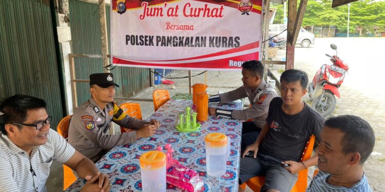Polsek Pangkalan Kuras Gelar Jum’at Curhat, Warga Keluhkan Balap Liar di Malam Minggu