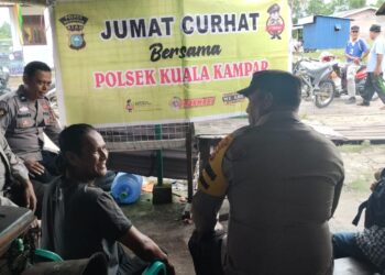 Polsek Kuala Kampar Gelar Jumat Curhat untuk Sosialisasi Kamtibmas dan Pelayanan Publik