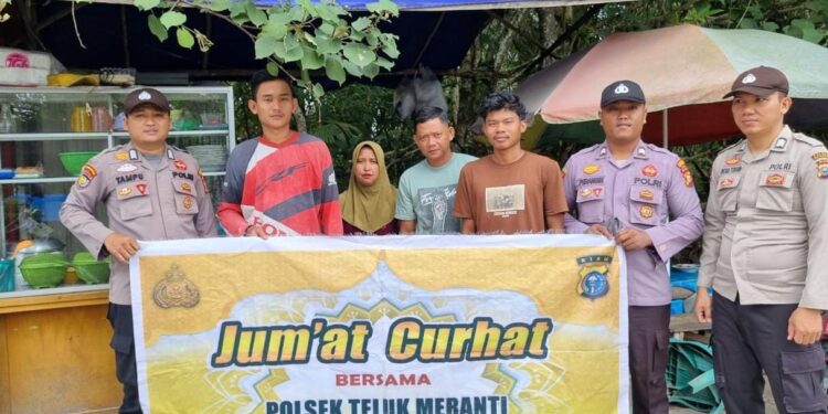 Masyarakat Teluk Meranti Curhat ke Polisi Soal Remaja Nakal dan Pencurian Malam Hari