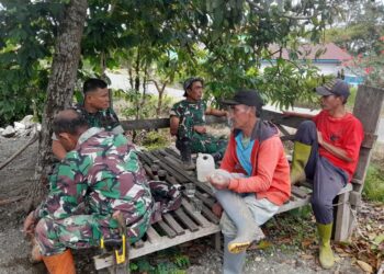 Anggota Satgas TMMD Ke 126 Anjangsana Dengan Masyarakat Kute Keramil