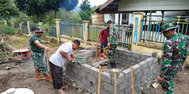TMMD Ke-126, Satgas Bangun MCK Tahap Tiga Di Kampung Arul Gele