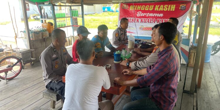 Polsek Kuala Kampar Gelar Minggu Kasih, Warga Diimbau Waspadai Penipuan Online dan Karhutla