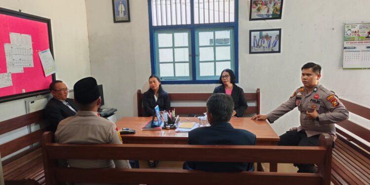 Polsek Kerumutan Gelar Ibadah Minggu Kasih di GPIB Eben Haezer, Pererat Sinergi Polisi dan Jemaat