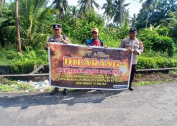 Cegah Karhutla, Polsek Kuala Kampar Patroli dan Ingatkan Warga Tak Buka Lahan dengan Cara Membakar