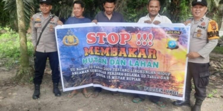 Polsek Ukui Intensifkan Patroli Karhutla, Sosialisasi Bahaya Membakar Lahan