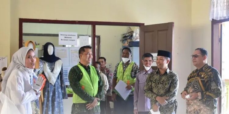 Perdana, Kacabdin Aceh Tengah Bersama Kajari Kunjungi SMK Negeri 1 Takengon