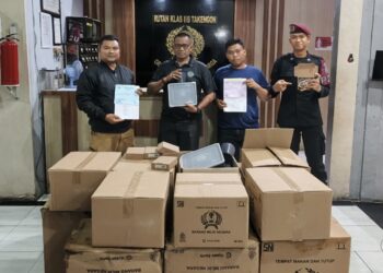 Karutan Takengon Rusli Terima Alat Makan Dan Minum Untuk WBP Dari Dirjenpas Aceh