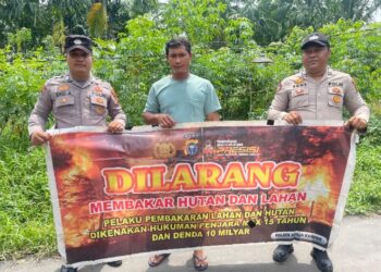 Sosialisasi Maklumat Kapolda Riau Cegah Karhutla ke Warga Kuala Kampar