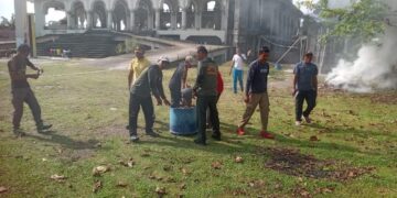 Satpol PP-WH Aceh Singkil Gelar Gotong Royong, Pentingnya Pengelolaan Sampah Ramah Lingkungan