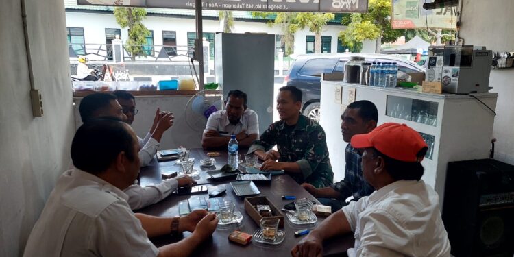 Babinsa Kute Rayang Sosialisasikan Undangan Penutupan TMMD Ke-126