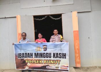 Polsek Bunut Gelar Ibadah Minggu Kasih, Ajak Jemaat BNKP Desa Merbau Jaga Kamtibmas dan Tolak Hoaks