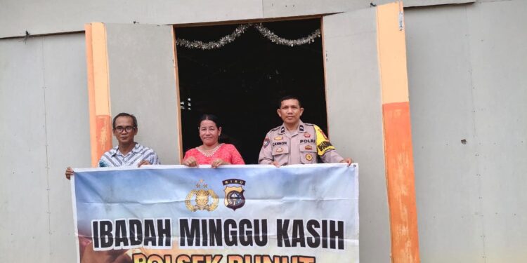 Polsek Bunut Gelar Ibadah Minggu Kasih, Ajak Jemaat BNKP Desa Merbau Jaga Kamtibmas dan Tolak Hoaks