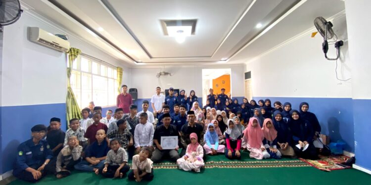 Mahasiswa HES UIN Ar-Raniry Gelar Pengabdian Dan Maulid Nabi Di Panti Asuhan Merduati