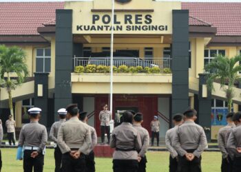 Kapolres Kuansing Pimpin Apel Pagi, Tekankan Kedisiplinan dan Profesionalisme Personel