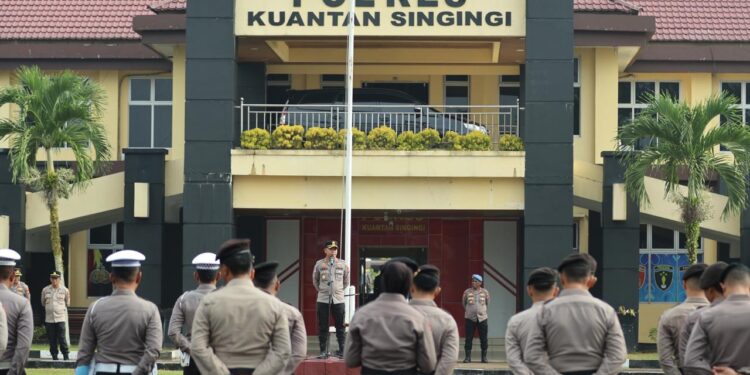 Kapolres Kuansing Pimpin Apel Pagi, Tekankan Kedisiplinan dan Profesionalisme Personel