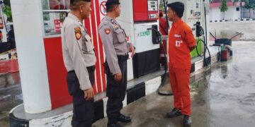 Polsek Pangkalan Kerinci Patroli Pusat Keramaian dan SPBU, Situasi Terpantau Kondusif