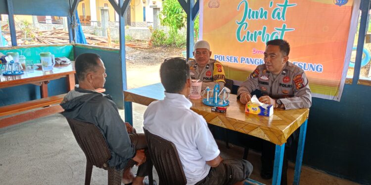 Jumat Curhat, Polsek Pangkalan Lesung Ajak Warga Jaga Kamtibmas