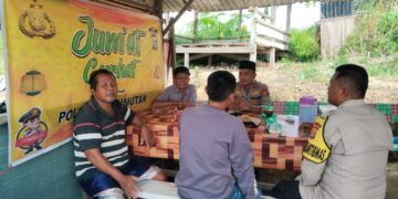 Polsek Kerumutan Gelar Jumat Curhat, Serap Aspirasi Masyarakat soal Kamtibmas dan Pelayanan Publik