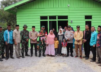 Selesai Dibangun, Dandim 0106/Aceh Tengah Serahkan Kunci Rumah Ke Kasmawati 