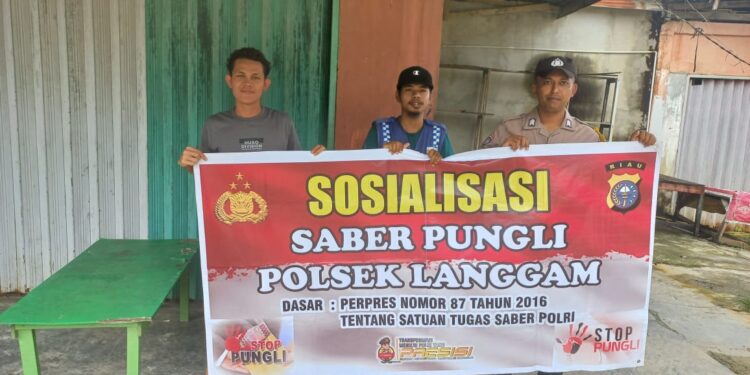 Akhir Pekan, Polsek Langgam Gencarkan Sosialisasi Saber Pungli di Wilayah Pelayanan Publik