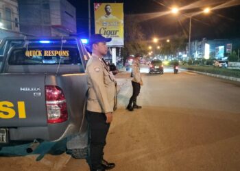Polsek Pangkalan Kerinci Gelar Patroli Blue Light, Cegah Kriminalitas dan Jaga Kelancaran Lalu Lintas
