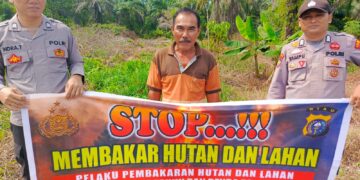 Cegah Karhutla, Polsek Teluk Meranti Sosialisasikan Maklumat Kapolda Riau kepada Warga