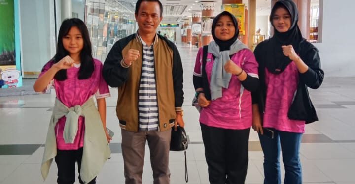 Keberangkatan Para Atlit Tenis Meja SMPN 04, Putri Mantan Atlet Senior Andi Ilham Pegawai Rutan Narkotika Kelas IIB Rumbai