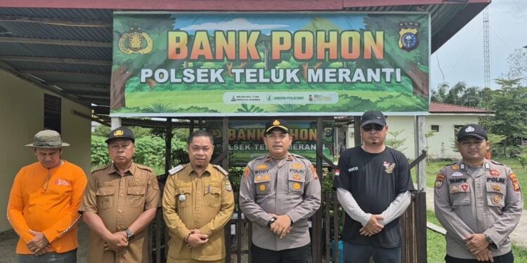 Polsek Teluk Meranti Tanam Pohon Serentak Peringati Hari Pohon Nasional 2025