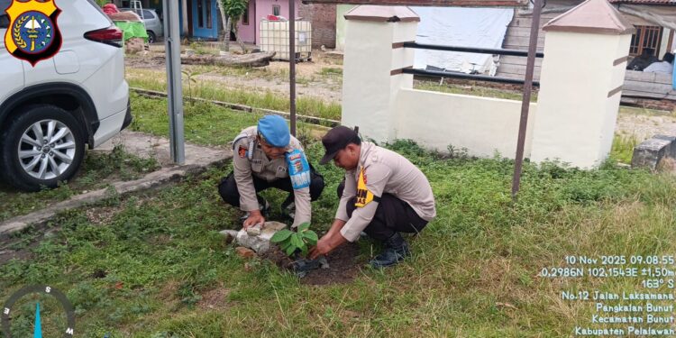 Program Penanaman Serentak 21.000 Pohon Polda Riau, Polsek Bunut Tanam Pohon Alpukat