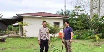 Polsek Teluk Meranti Tanam 17 Bibit Pohon Rayakan Hari Pohon Nasional 2025