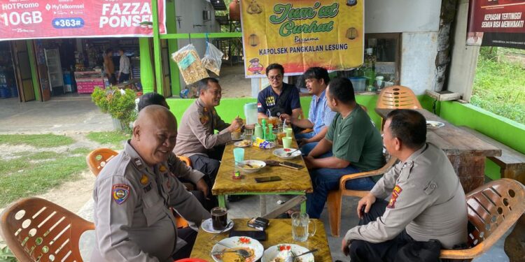 Polsek Pangkalan Lesung Sampaikan Himbauan Kamtibmas dalam Kegiatan Jumat Curhat