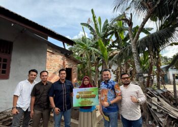 Tanam Pohon dan Sosialisasikan Green Policing di SDN 015 Teluk Meranti