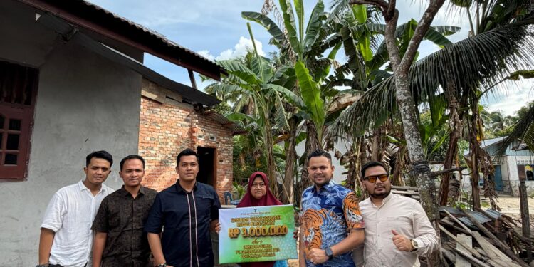 Tanam Pohon dan Sosialisasikan Green Policing di SDN 015 Teluk Meranti